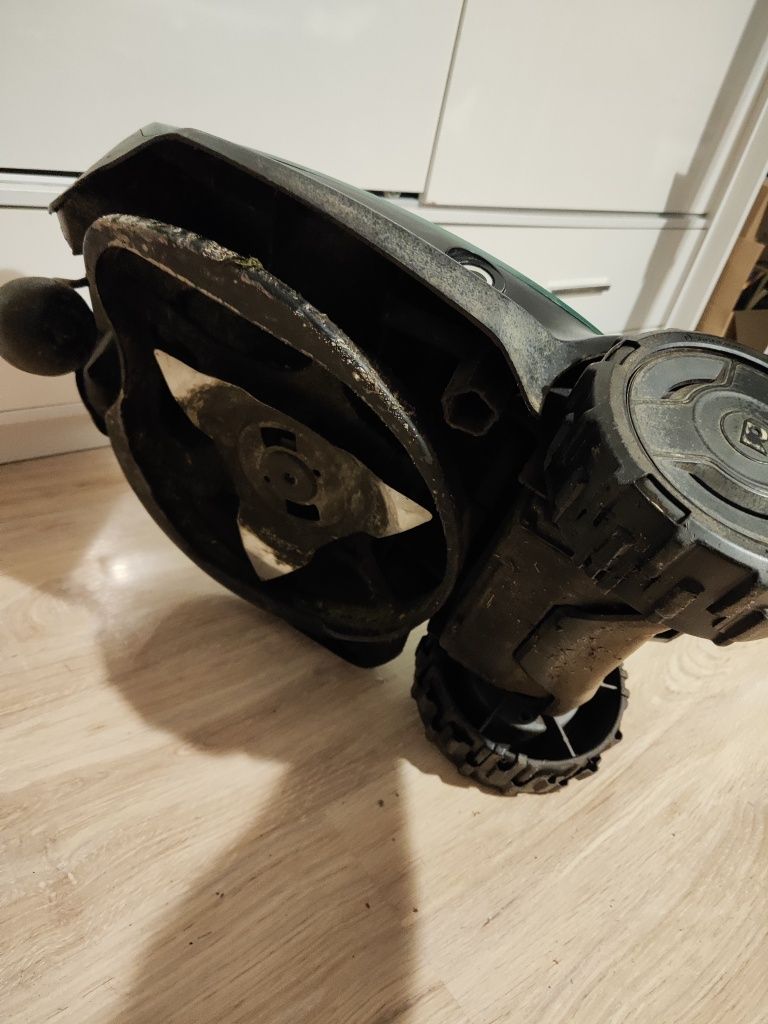 Robot koszący Robomow RC308