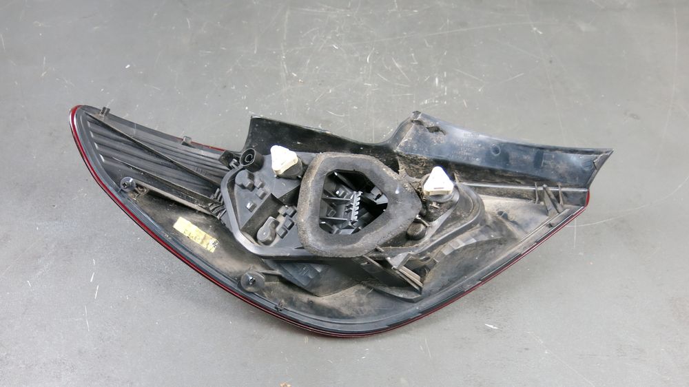 Opel Corsa D lampa tylna tył prawa EU