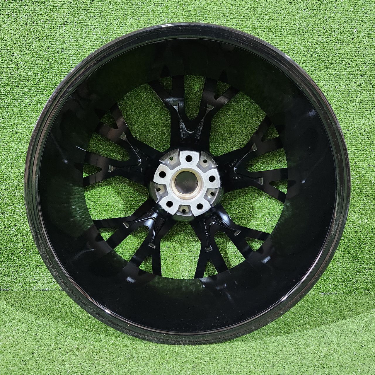 Диски R20 стиль 811M 5x112 BMW G01 G12 G14 G20 G30 F40 F44 різноширокі