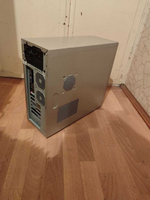 ПК для роботи та ігор MSI AMD / SSD + HDD / AMD 4 ядра / DDR 3 8ГБ