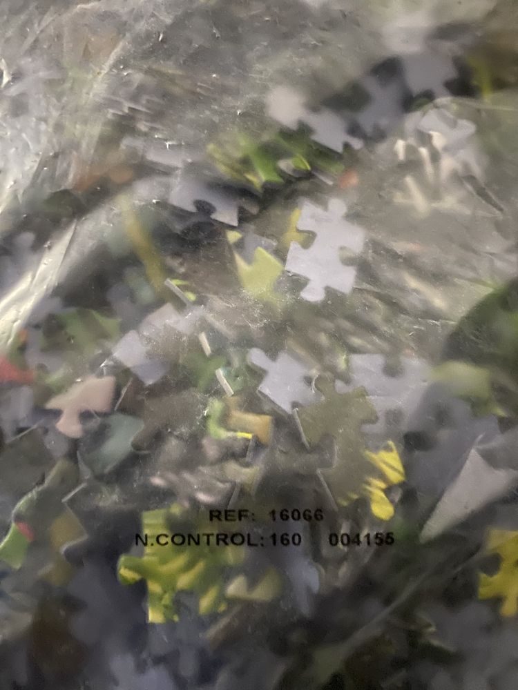 Puzzle Educa 33600 szt elementów W zestawie 7 z 10 worków. Cena za szt