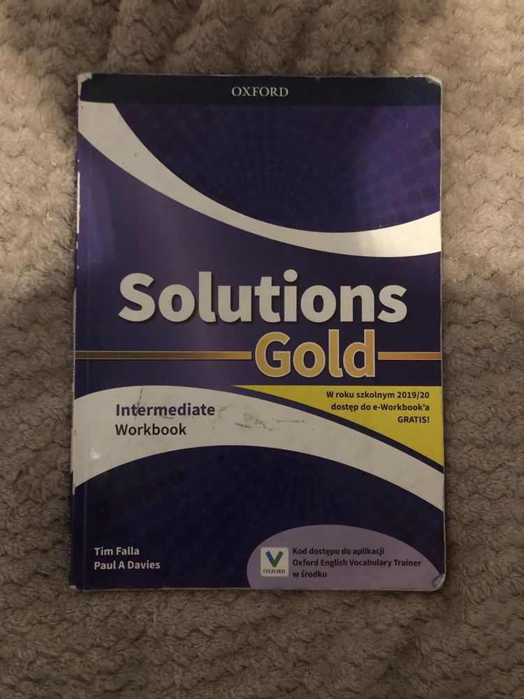 Solutions gold intermediate workbook