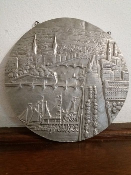 Placa quadro com paisagem em Estanho 97% e outras peças