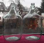 Stare szklane naczynia na wino. 5 L