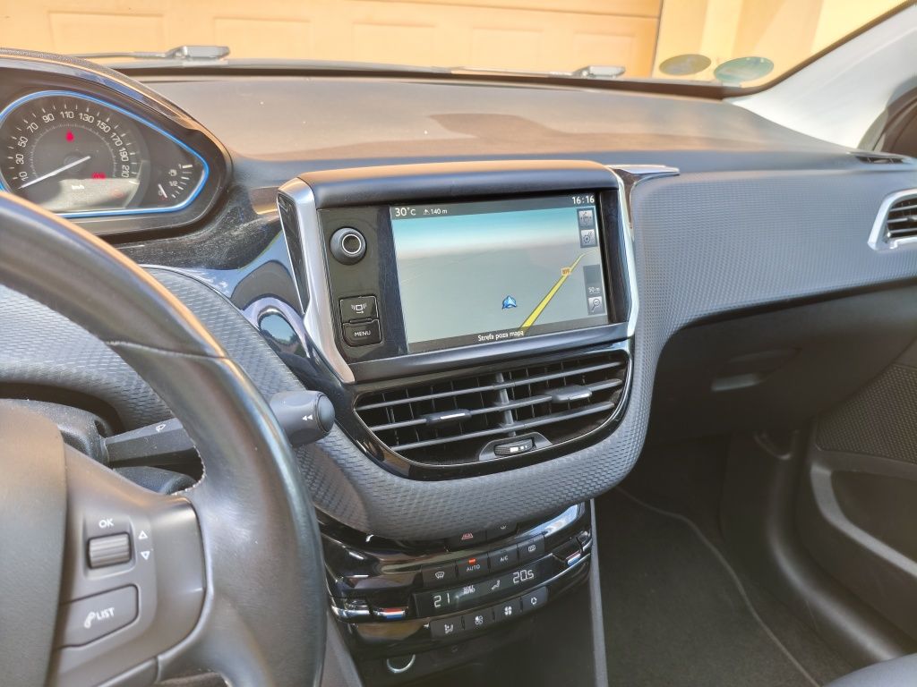 Peugeot 2008 1.6HDi 114KM Allure