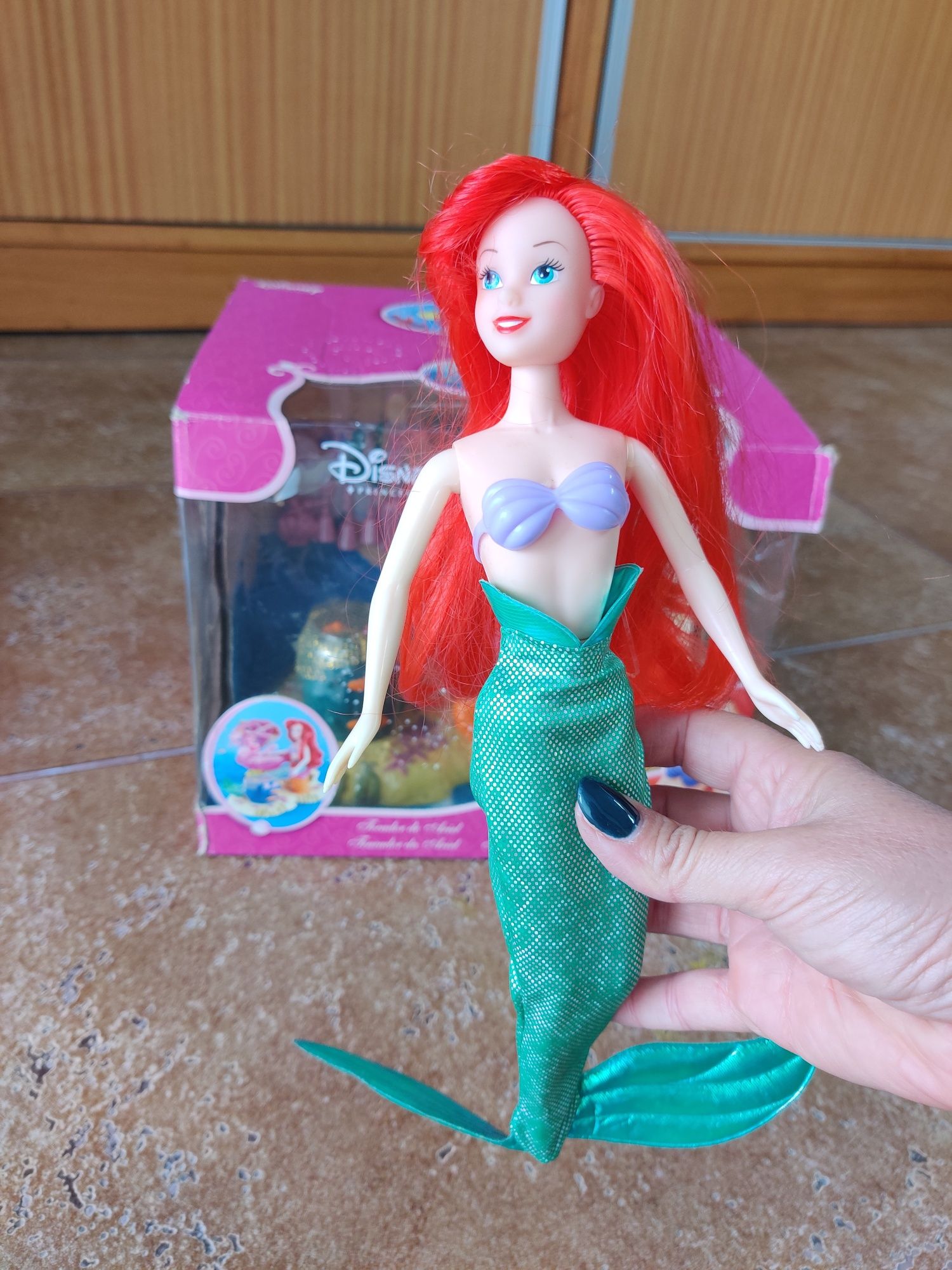 Boneca Ariel com tocador