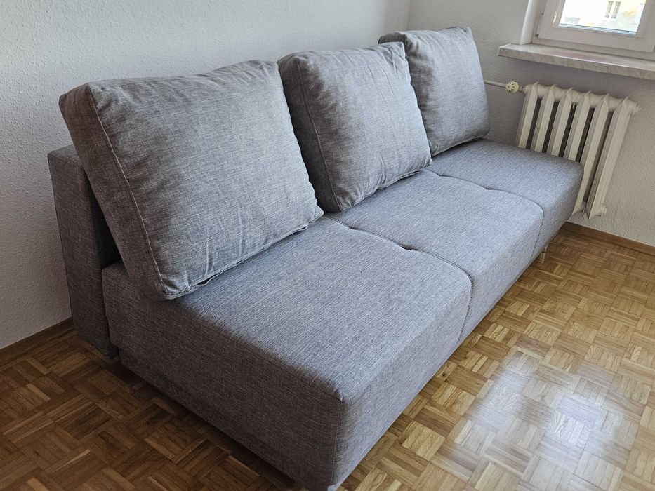 Sofa rozkładana z pojemnikiem na pościel