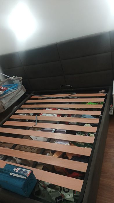 Cama de casal com cabeceira