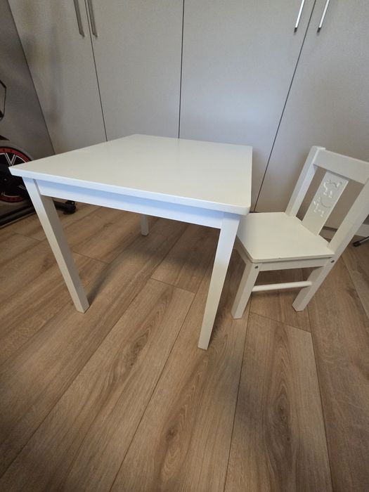Zestaw kritter ikea stolik i krzesełko