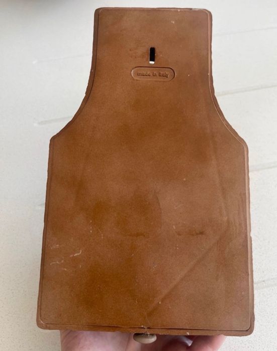 Caixa de guardar cigarros com pica-pau antiga