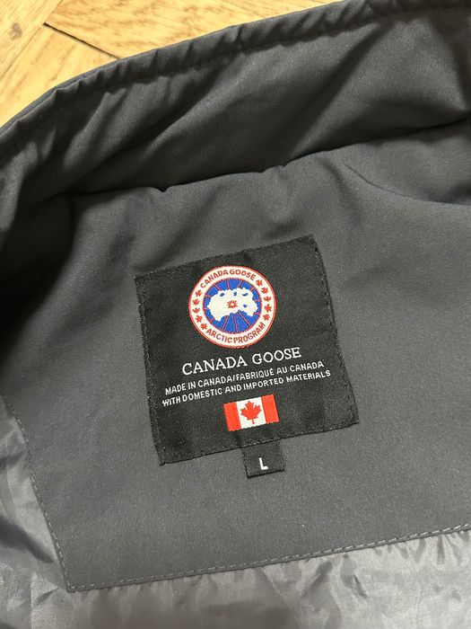 Жилетка Canada Goose М-Л размер серая