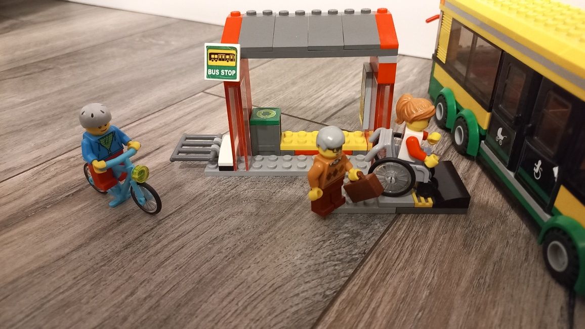 Lego autobus, przystanek autobusowy 60154