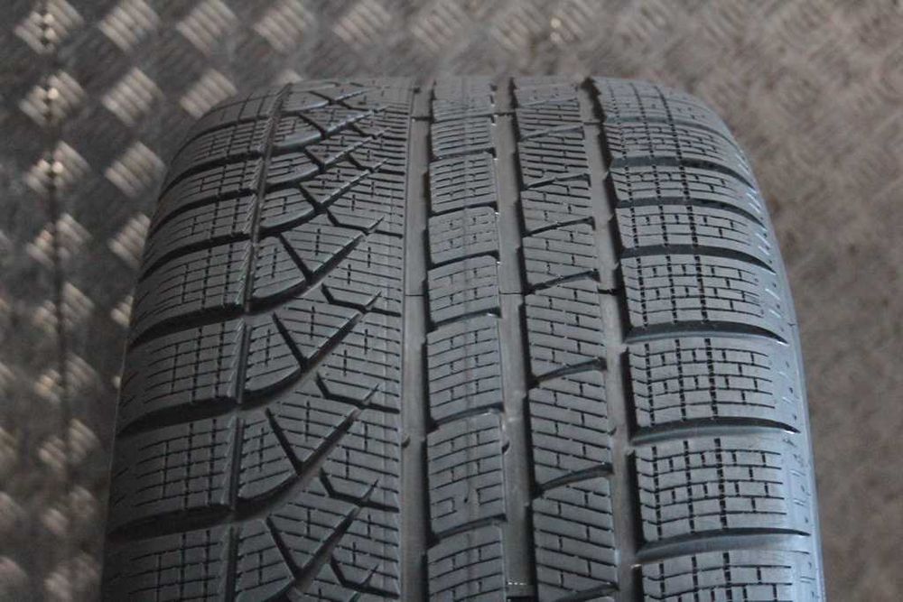 275/40/19 Pirelli P Zero Winter 275/40 R19 105H XL MO M0 2024r