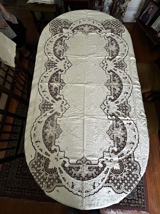 Toalha de mesa com 12 guardanapos