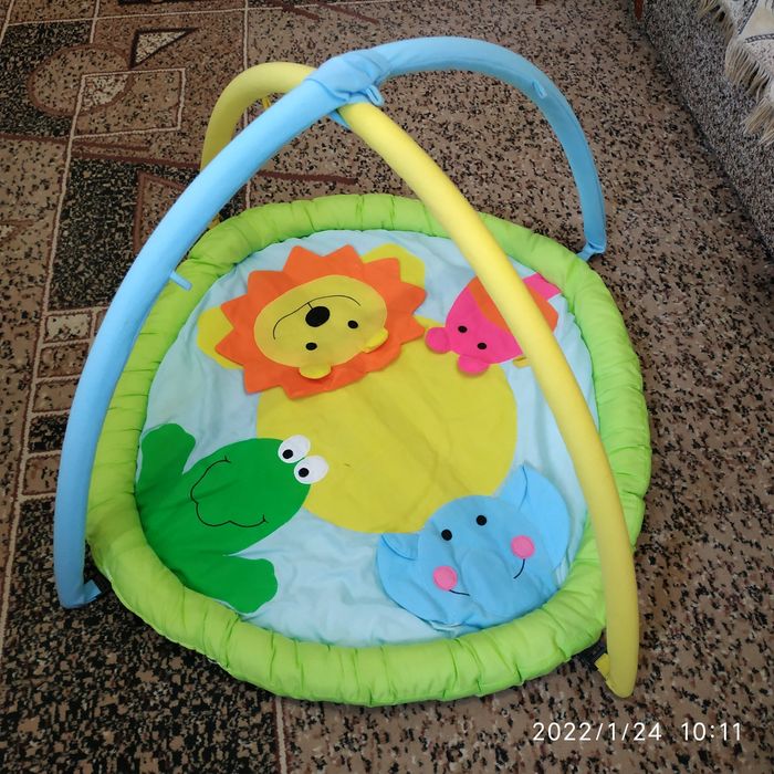 Мобиль на кроватку(музыкальная карусель с подвесными игрушками)+Коврик