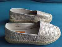 Sprzedam espadryle Wojas