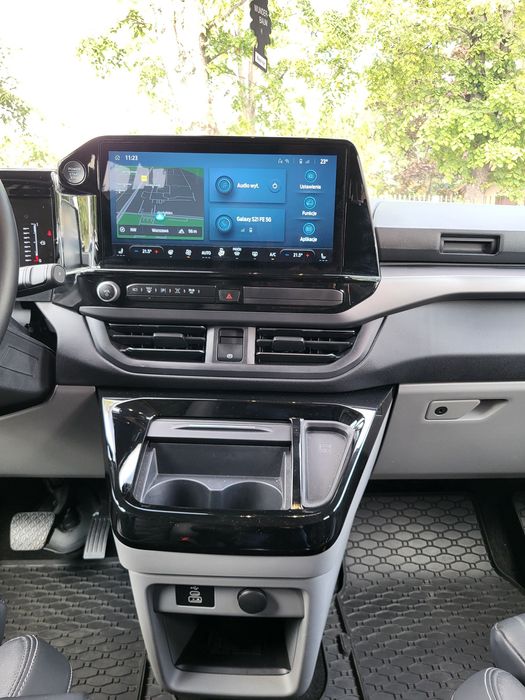 Wynajmę nowego 8-osobowego busa Ford Tourneo Custom -automat, hak, 4x4