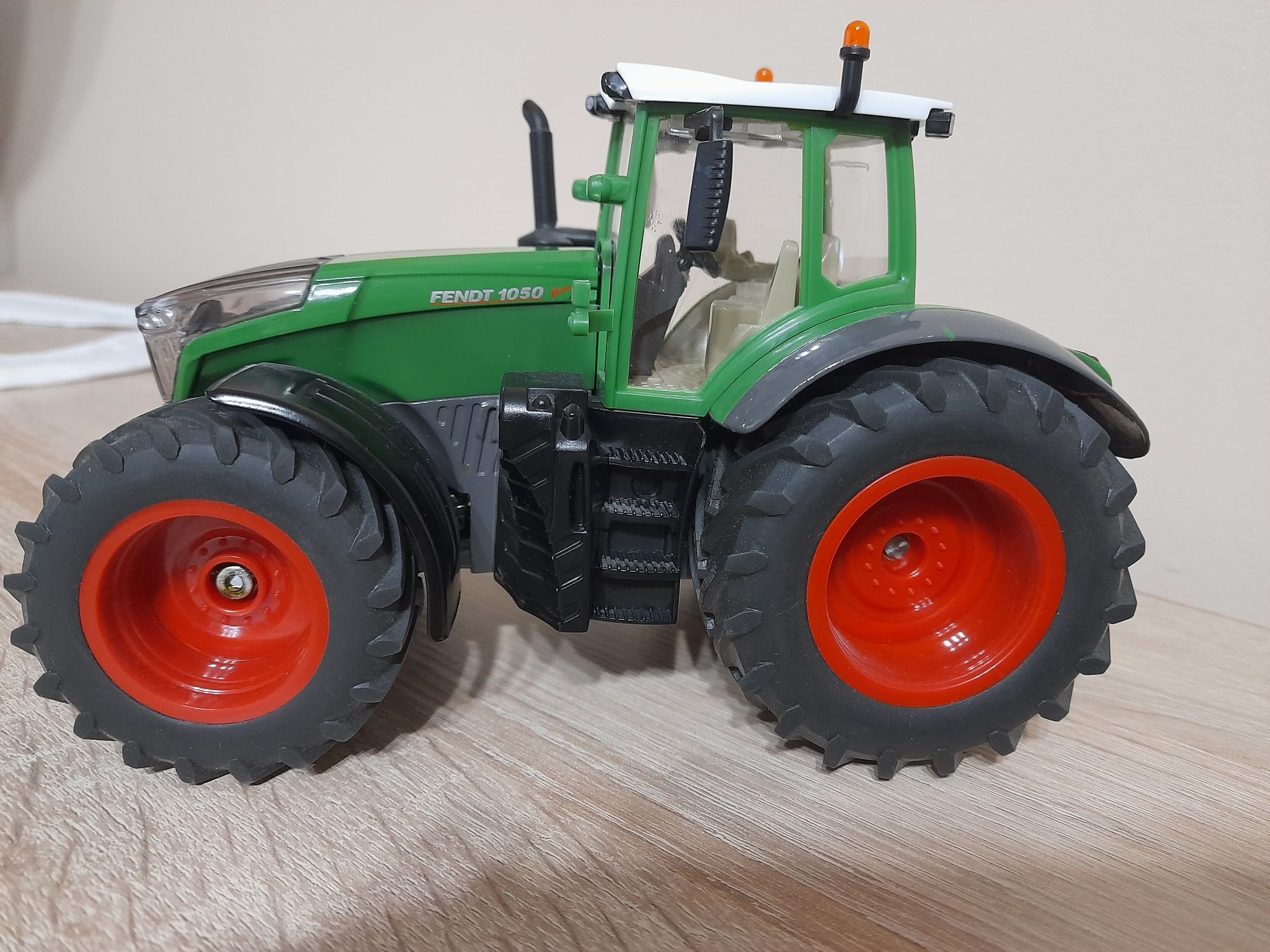 Siku Fendt 1050 1:32