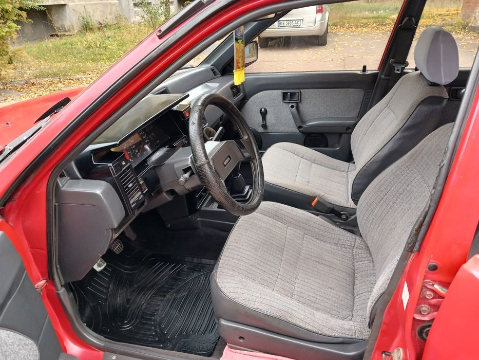 Продам Nissan Sunny 1,6 бензин