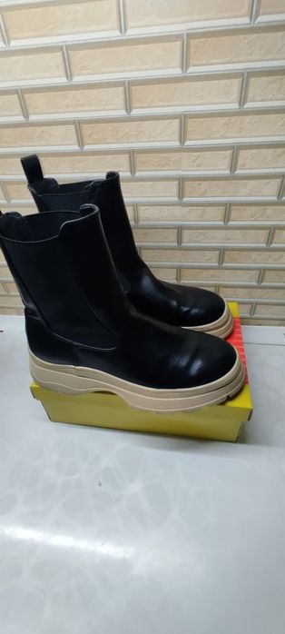 Ботинки жіночі продам