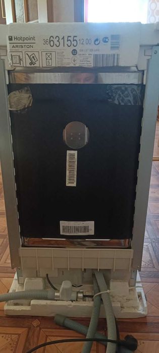 Продам нову посудомийну машину HOTPOIN ARISTON CIS LST 328 A/HA