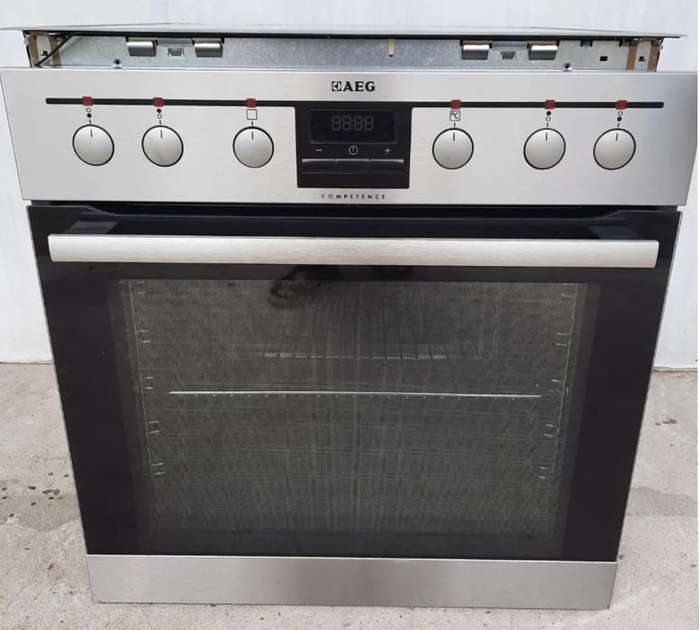 Продам електричну духовку з варочною поверхнею AEG completence
