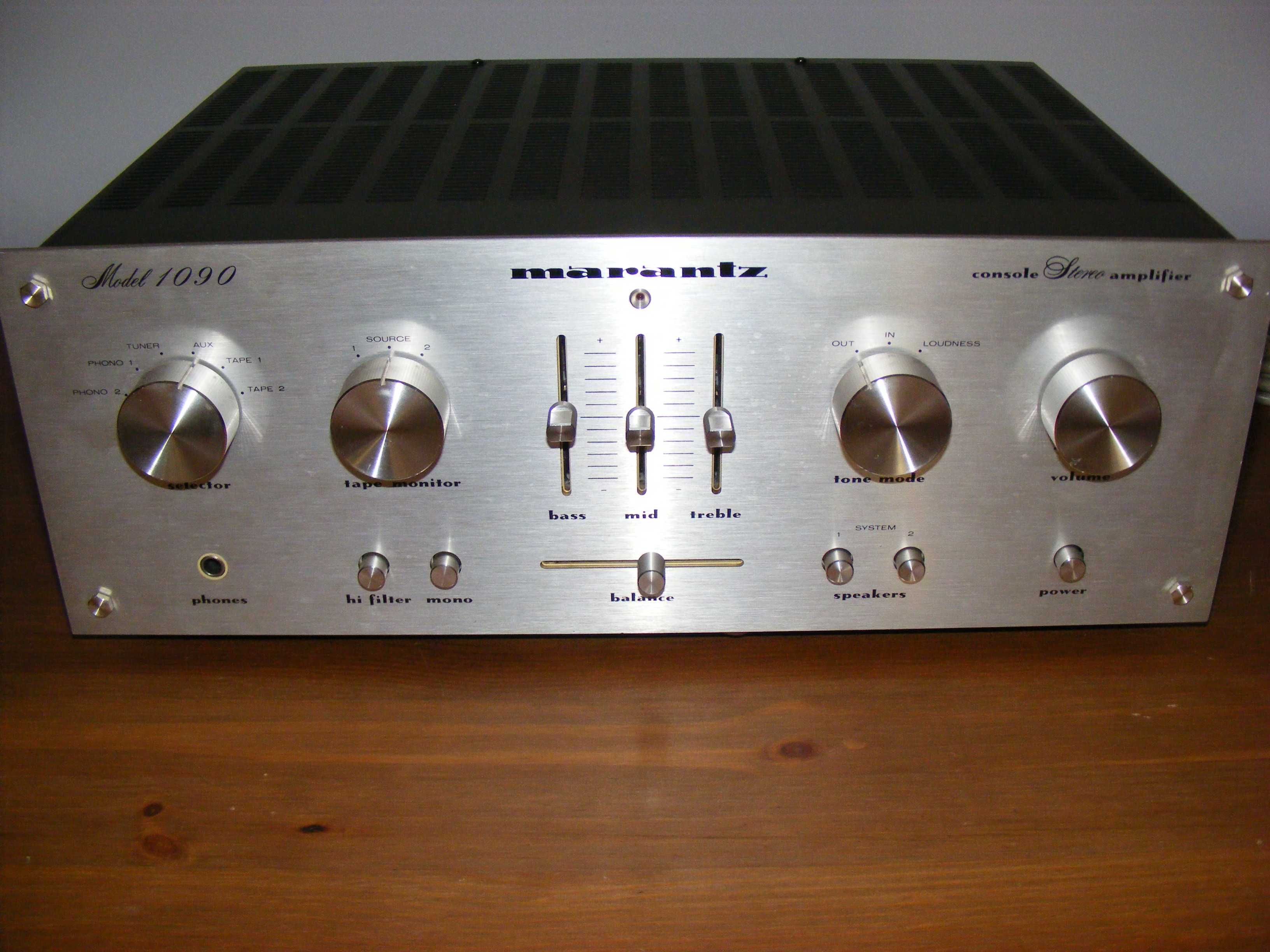 Amplificador Marantz 1090