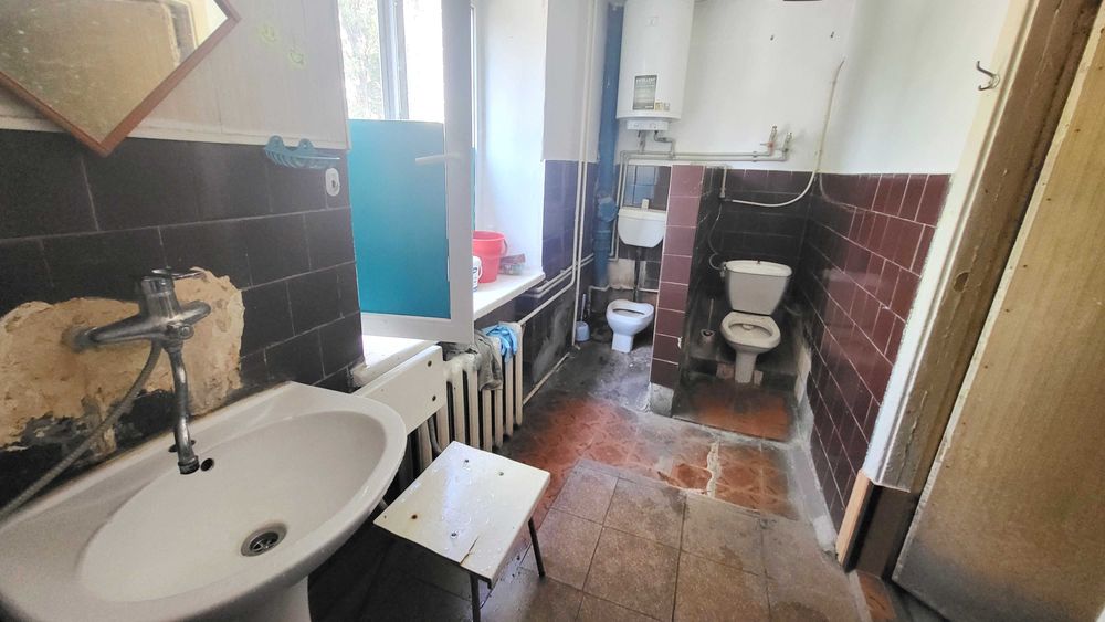 Продаж КІМНАТИ (13,4 кв. м) вул. Фільтрова, буд.2, 3-й поверх, торг.