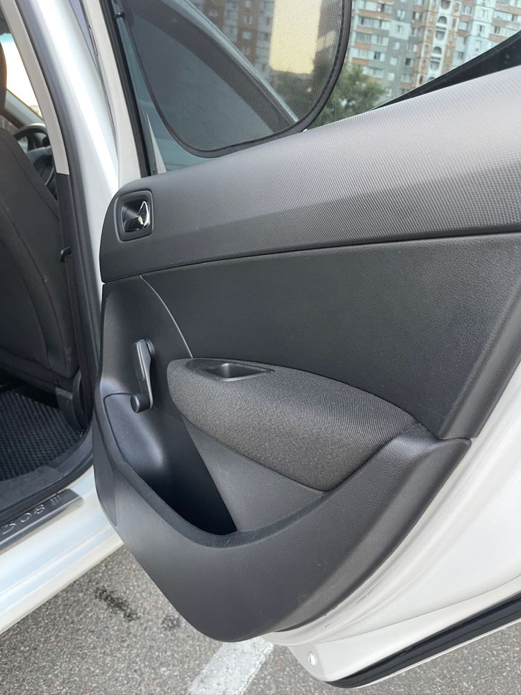 Продам Автомобіль , машину Peugeot 308 2008 року