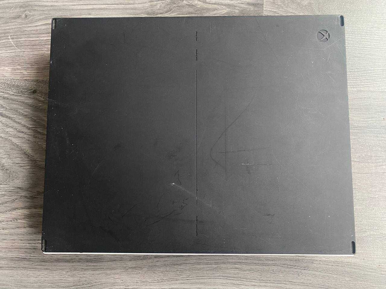 Microsoft Xbox One S Model 1681 по запчастинам.