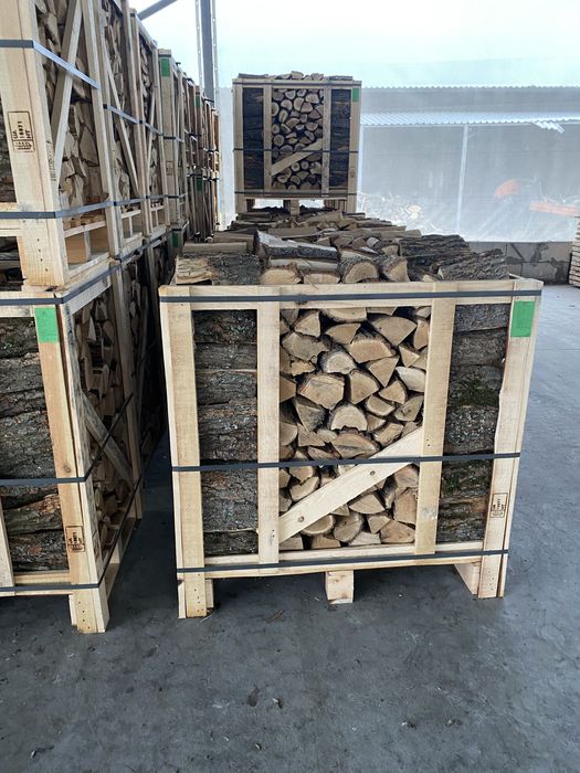 Дрова в ящиках і сітках- колоті , готові до топки .