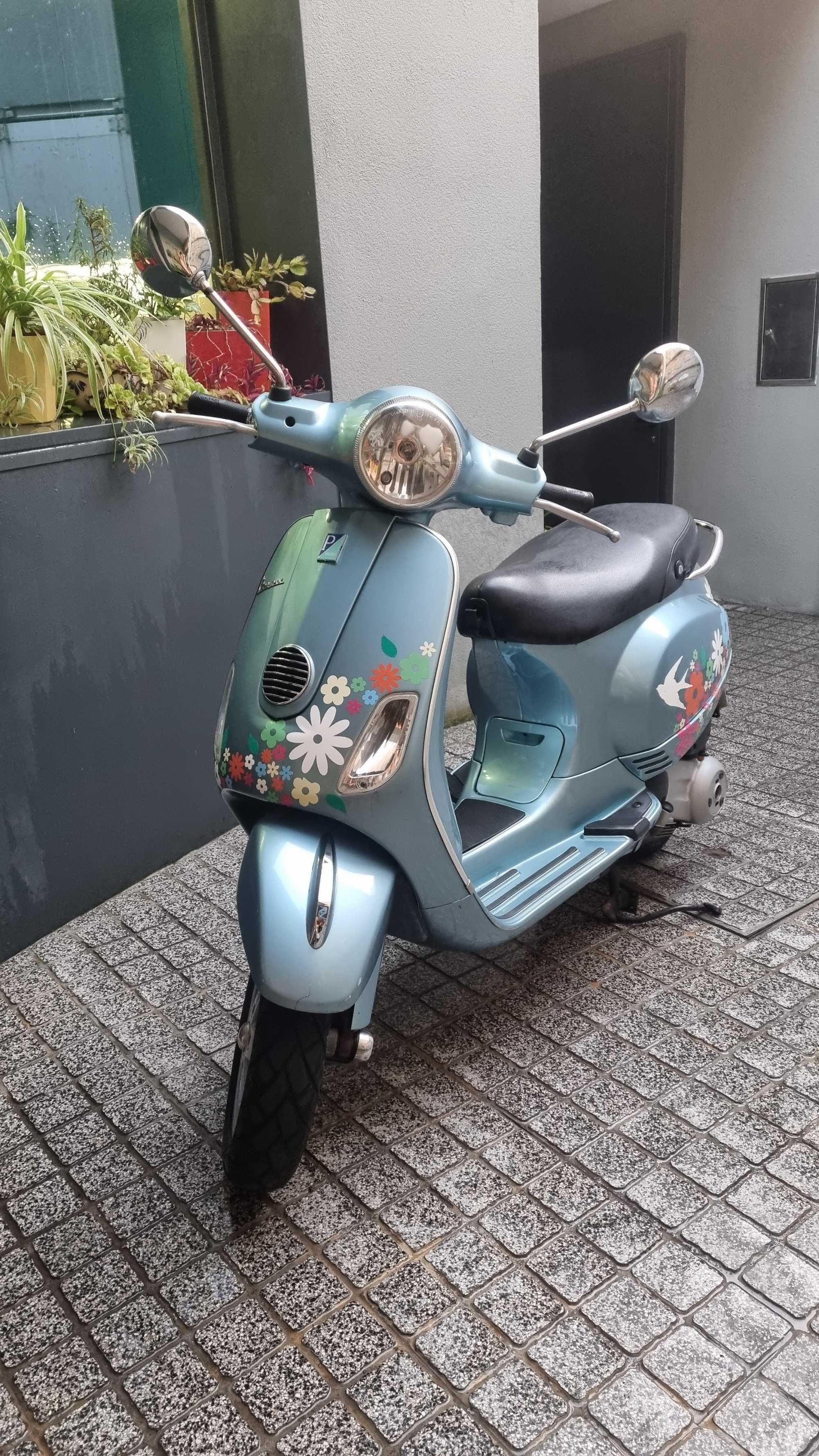 Piagio Vespa Primavera 125  ideal para restauro ou uso diário