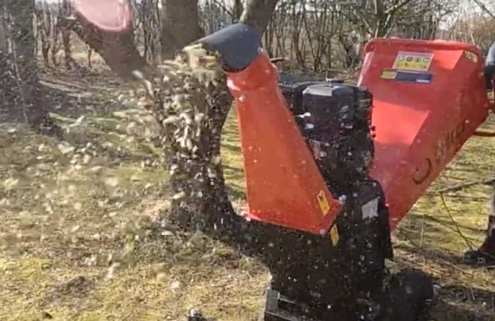 RĘBAK WYNAJEM Rozdrabniacz Spalinowy Cedrus RB04