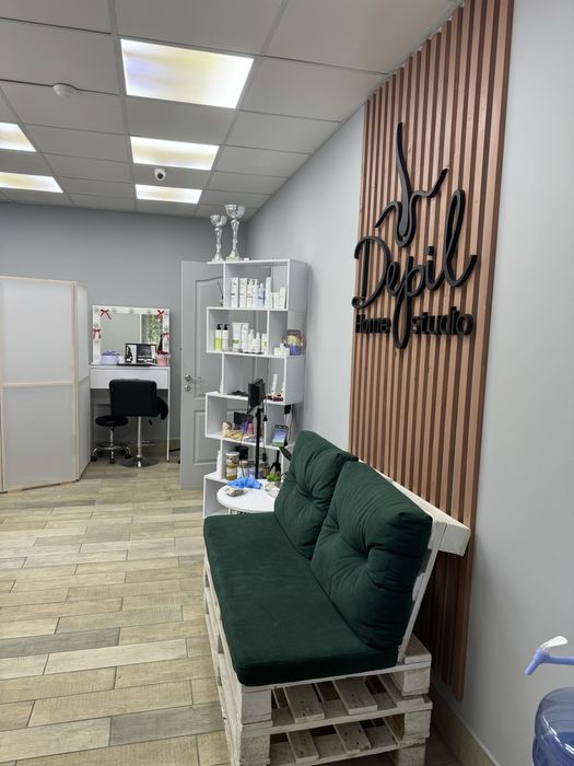 Оренда для майстрів нігтьового сервісу, нарошування вій, брови, ламін.