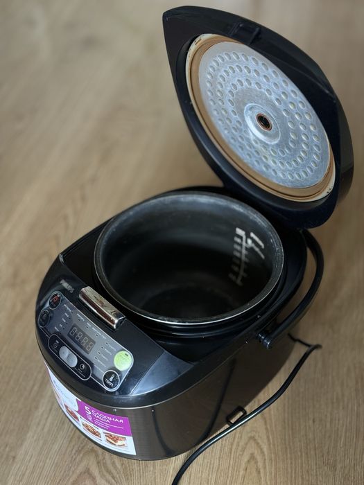 Мультиварка PHILIPS HD3137