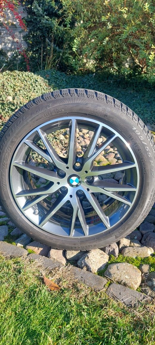 Felgi aluminiowe BMW z oponami Pirelli