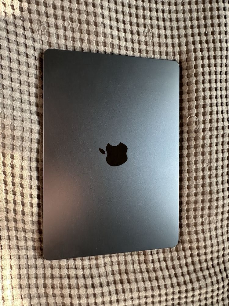 Macbook air m2 8/256