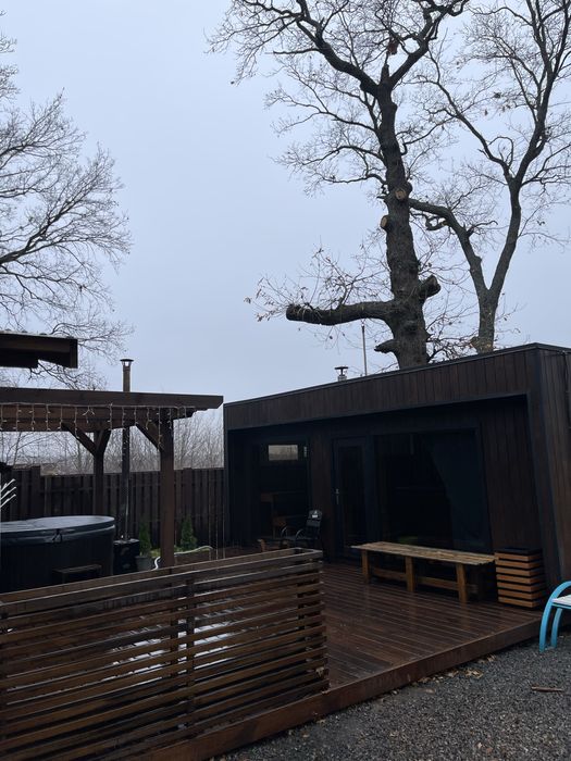 Лазня на дровах в дубовому лісі