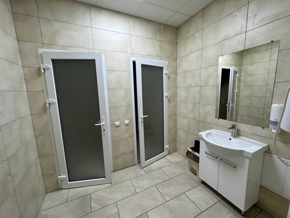 Офісне приміщення в центрі міста по вул. Небесної Сотні