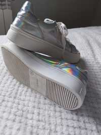 Adidasy, trampki holo Cropp