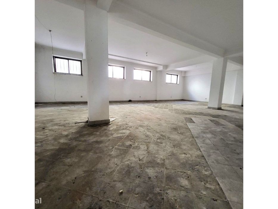 Venda Conjunta de 3 Escritórios no Centro de Almada