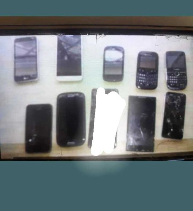 20 assorted mobile phones, 3 tablets, various chargers, and various phones64563923575298121