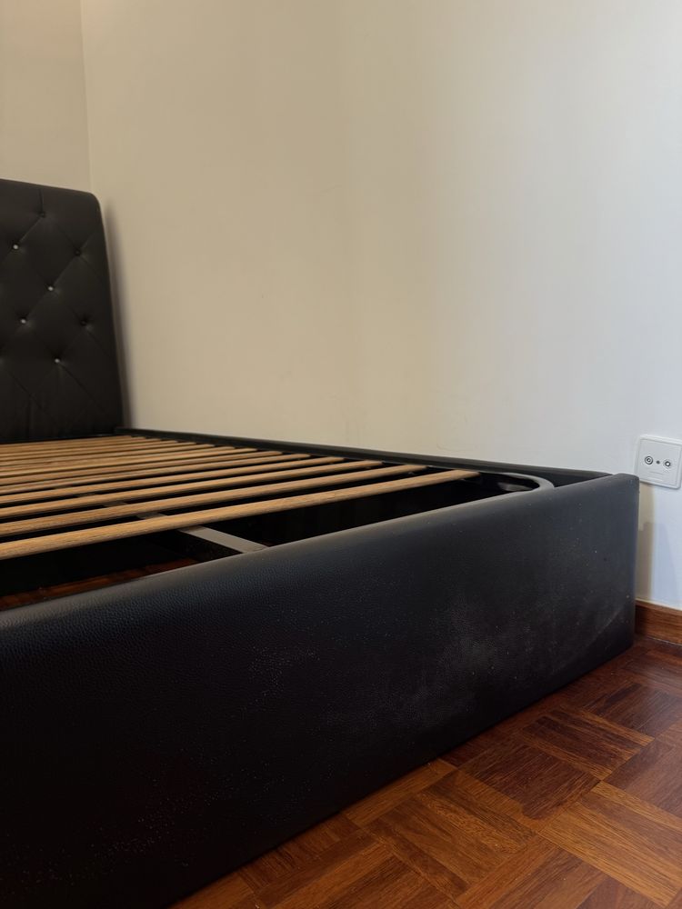 Cama de Casal Queen size 160x200 com Estrado
