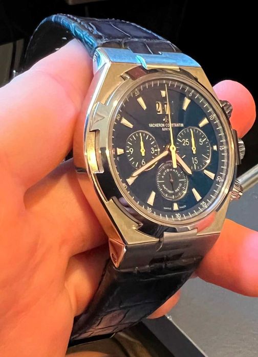 Cronógrafo Vacheron Constantin Overseas com mostrador azul, 90% novo