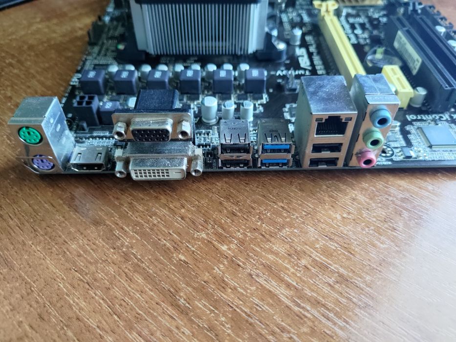 Материнска плата ASUS А55BM- PlUS