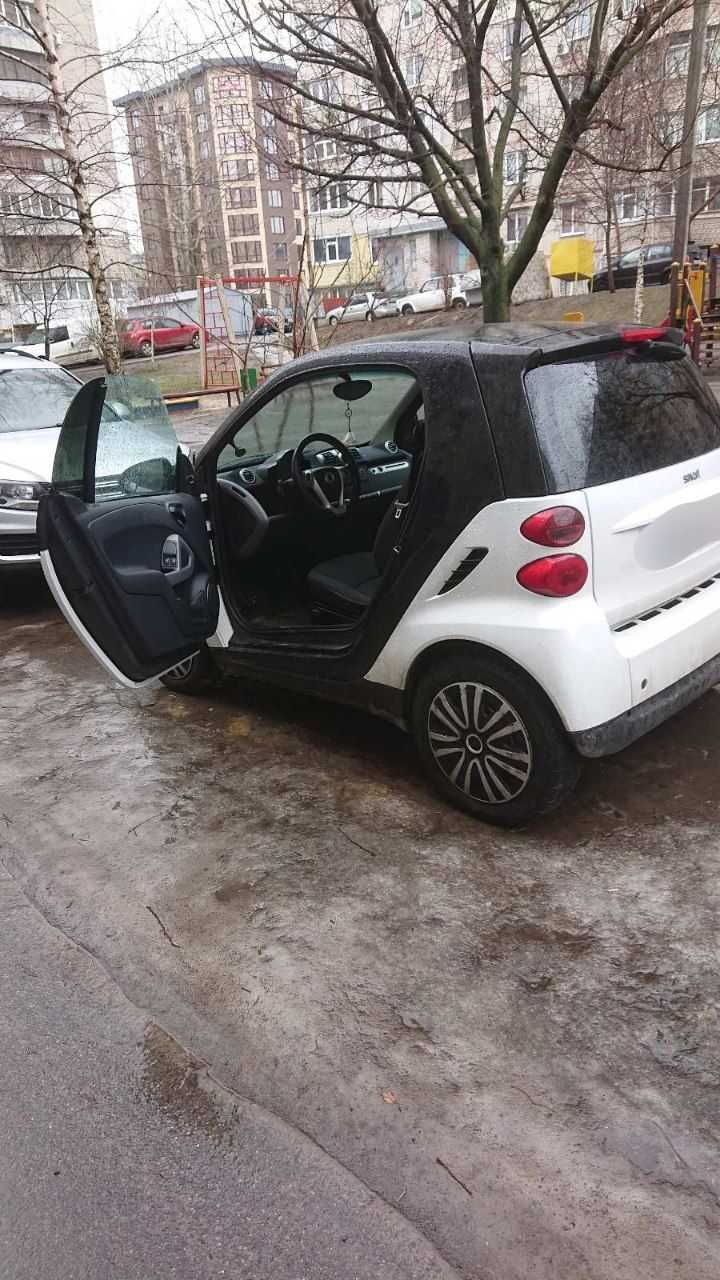 Автомобиль Smart Fortwo