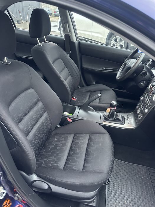 Продам автомобиль мазда.6