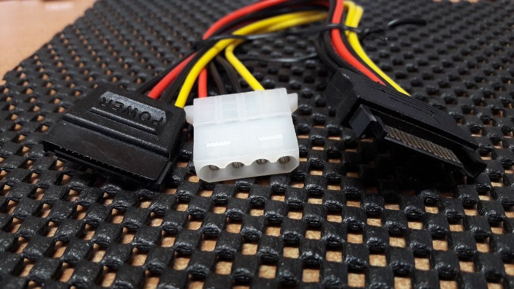 Переходник из SATA(сата) папа -> MOLEX(молекс) папа + SATA мама