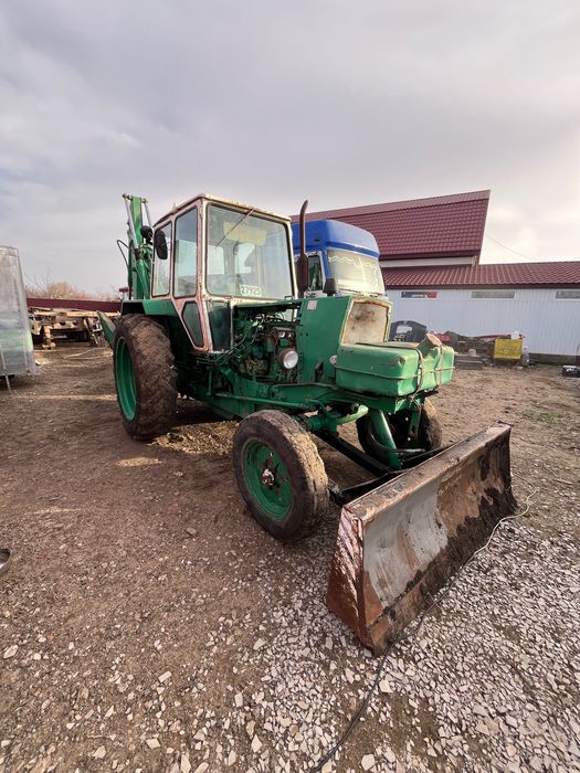 Продам екскаватор юмз 6 2200$