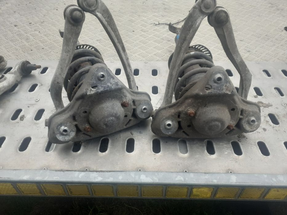 Audi a4 b5 a6 c5 vw passat fl górne mocowanie amortyzatora trójkąt